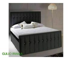 Vitanda vya mbao vya kisasa