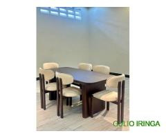 Dining table za kisasa