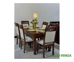 Dining table za kisasa